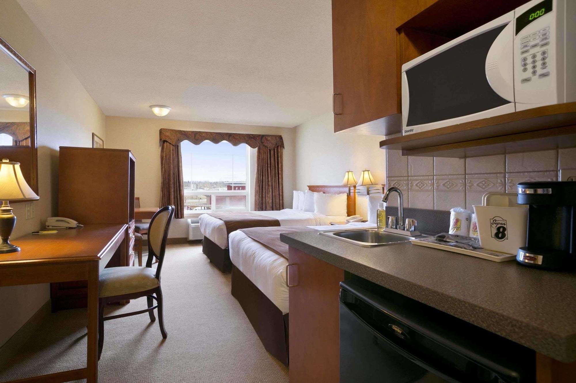 Super 8 By Wyndham Fort Nelson Bc Exterior foto